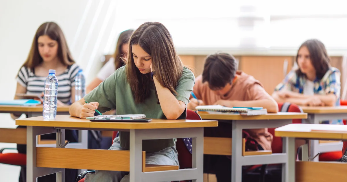Bacalaureat 2027: calendarul simulării, probelor de competențe și examenelor scrise