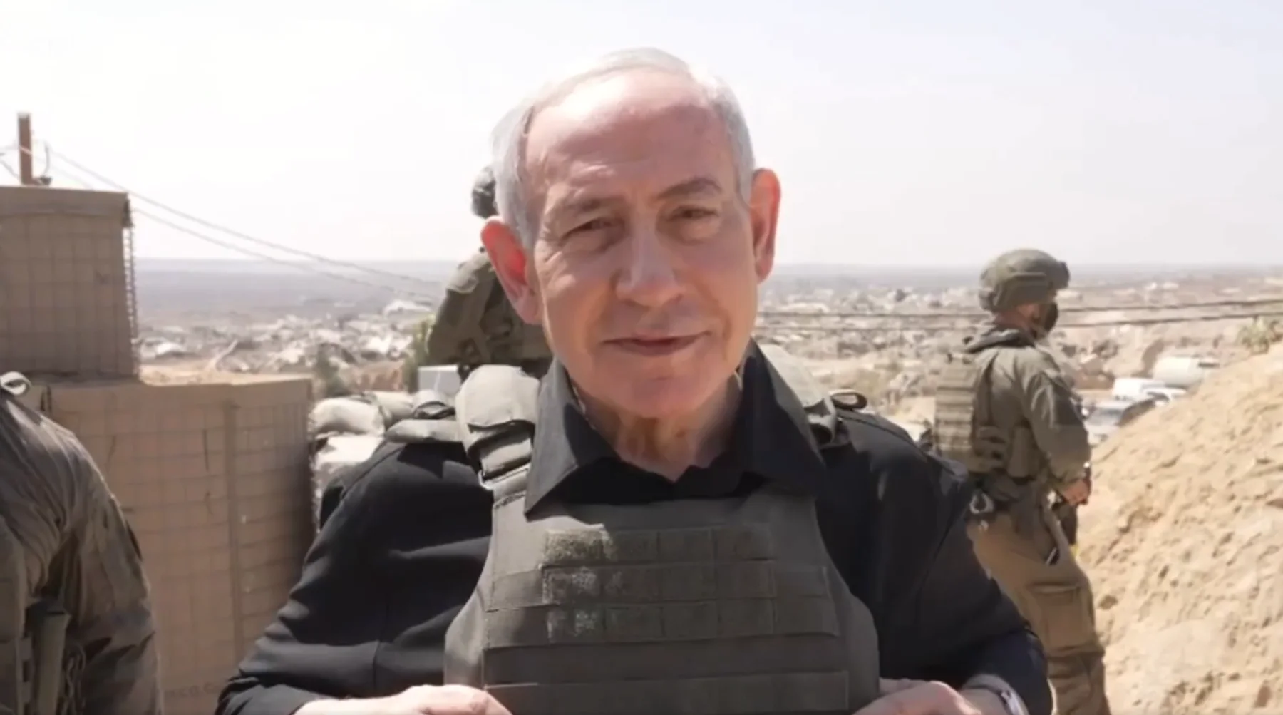 Benjamin Netanyahu a intrat în Fâșia Gaza și a spus că Israelul nu se va retrage