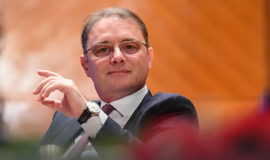 LUCA NICULESCU ANUNȚĂ CÂND PREZINTĂ NOUL GUVERN! DUPĂ DOUĂ ZILE DE NEGOCIERI, PREMIERUL DESEMNAT PUNE O SINGURĂ CONDIȚIE