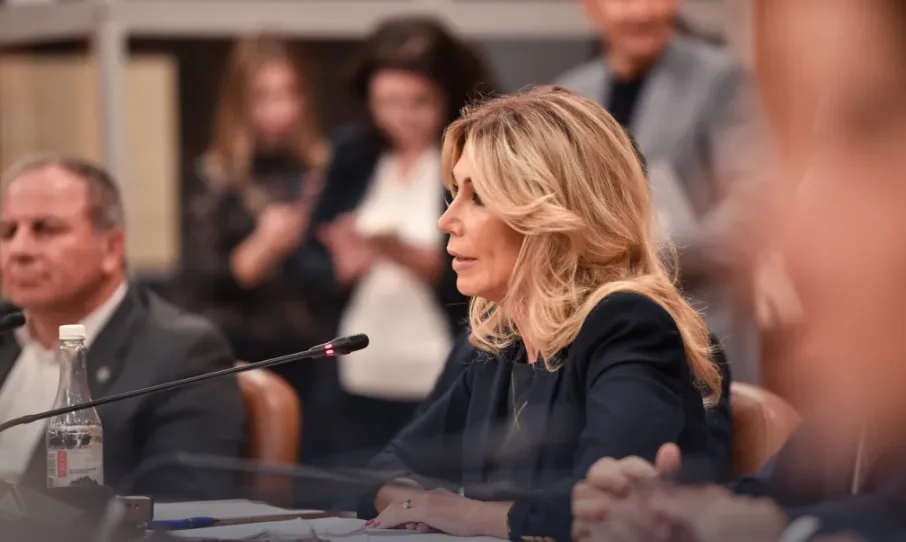 Raluca Turcan îl acuză pe Nicușor Dan că mizează pe ruperea PNL: „De ce nu s-a pus problema fracturării PSD?”
